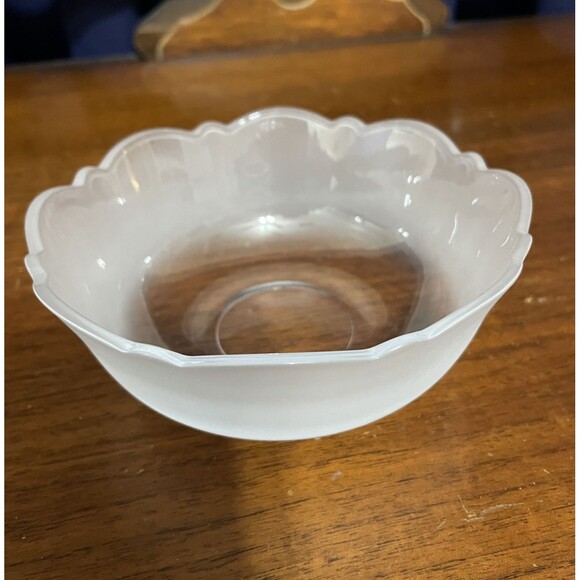 Vintage Mid-Century Modern Round Dessert Bowl Half-frosted With Scalloped Edge - Picture 2 of 4